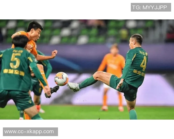 感谢张源三年拼搏与奉献为球队带来的荣耀与进步