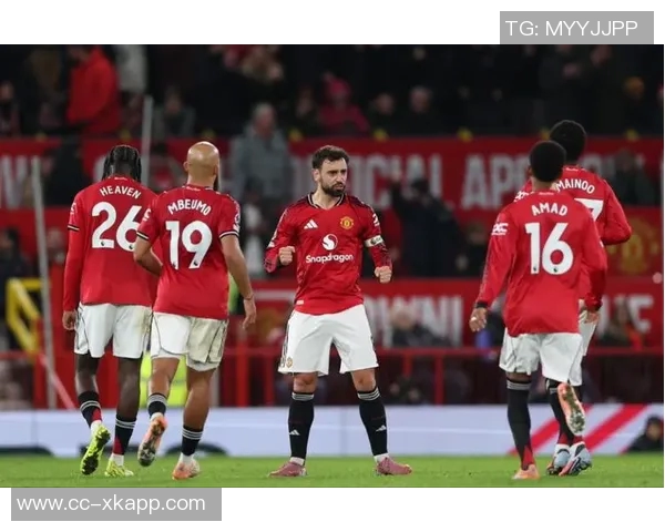 曼城遭遇失利仍显幸运曼联逐渐恢复球队秩序与状态